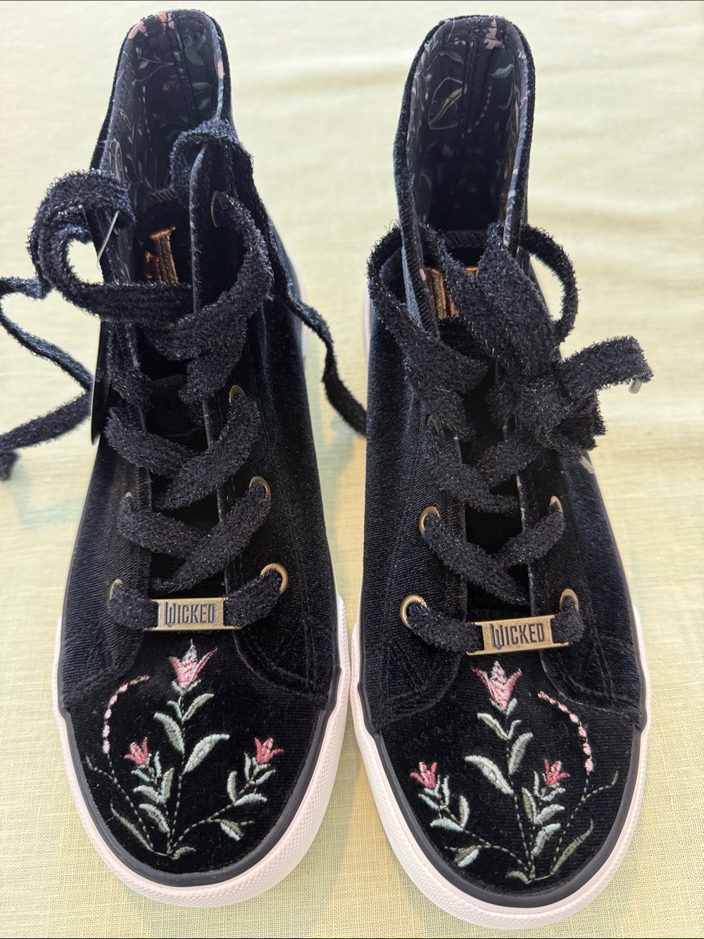 NWTS WICKED Black Velvet Lace-Up Boots with Pink Floral Embroidery size 6 women’